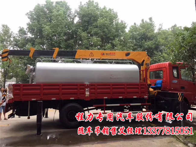 东风小三轴天龙随车吊ISB220-50